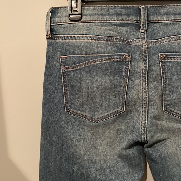 Express Jeans with Roses Embroidered on the side, Ankle Legging, Mid Rise - Picture 12 of 14